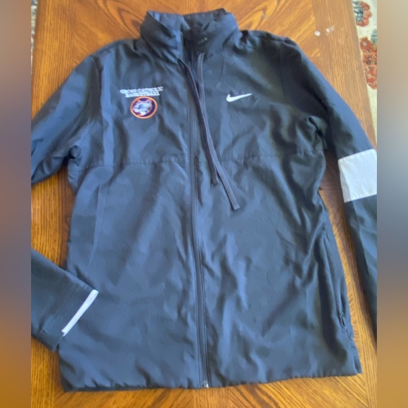 Nike Gray Full-Zip Jacket - Picture 8 of 9